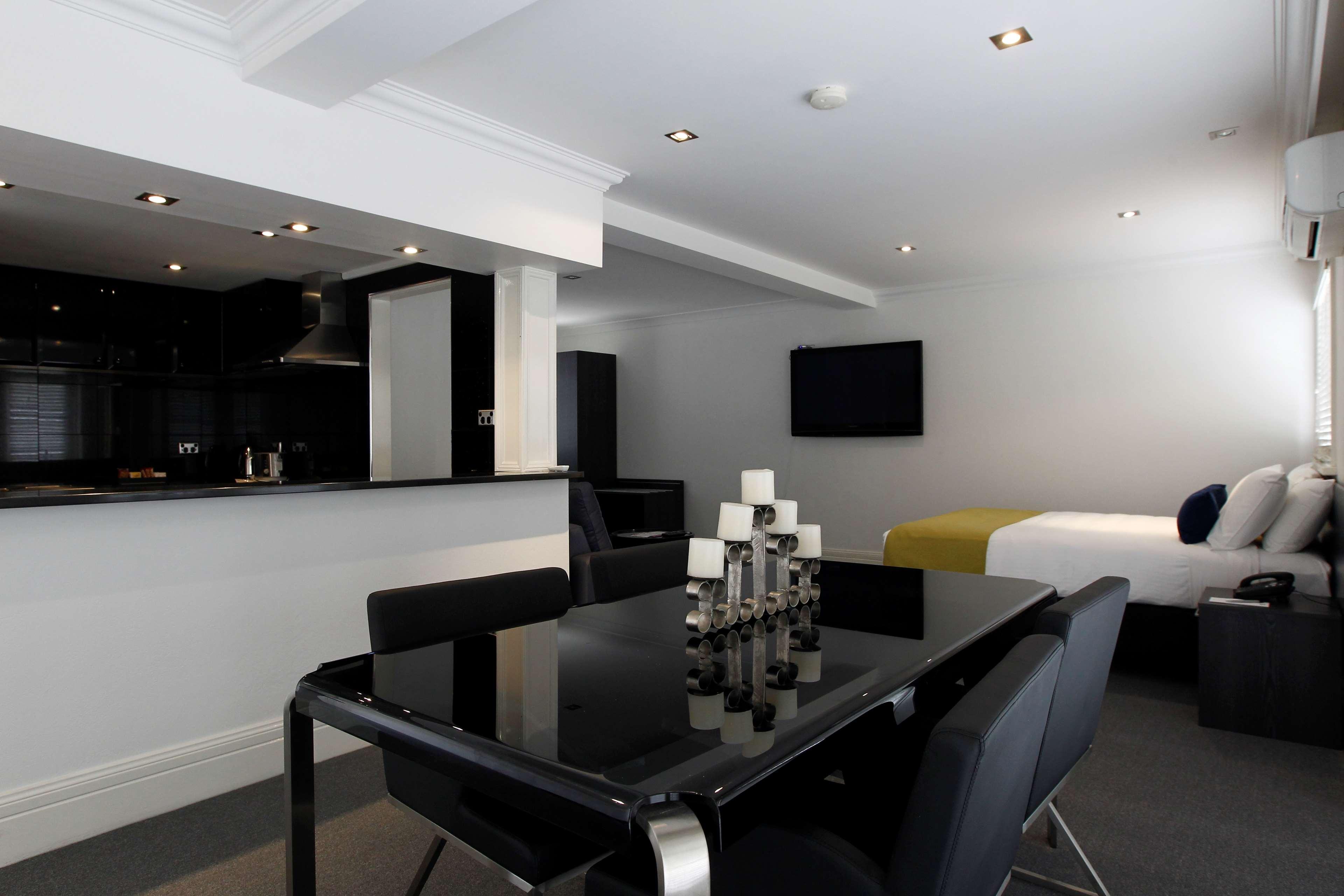 Ramada Hotel & Suites By Wyndham Cabramatta Exteriör bild