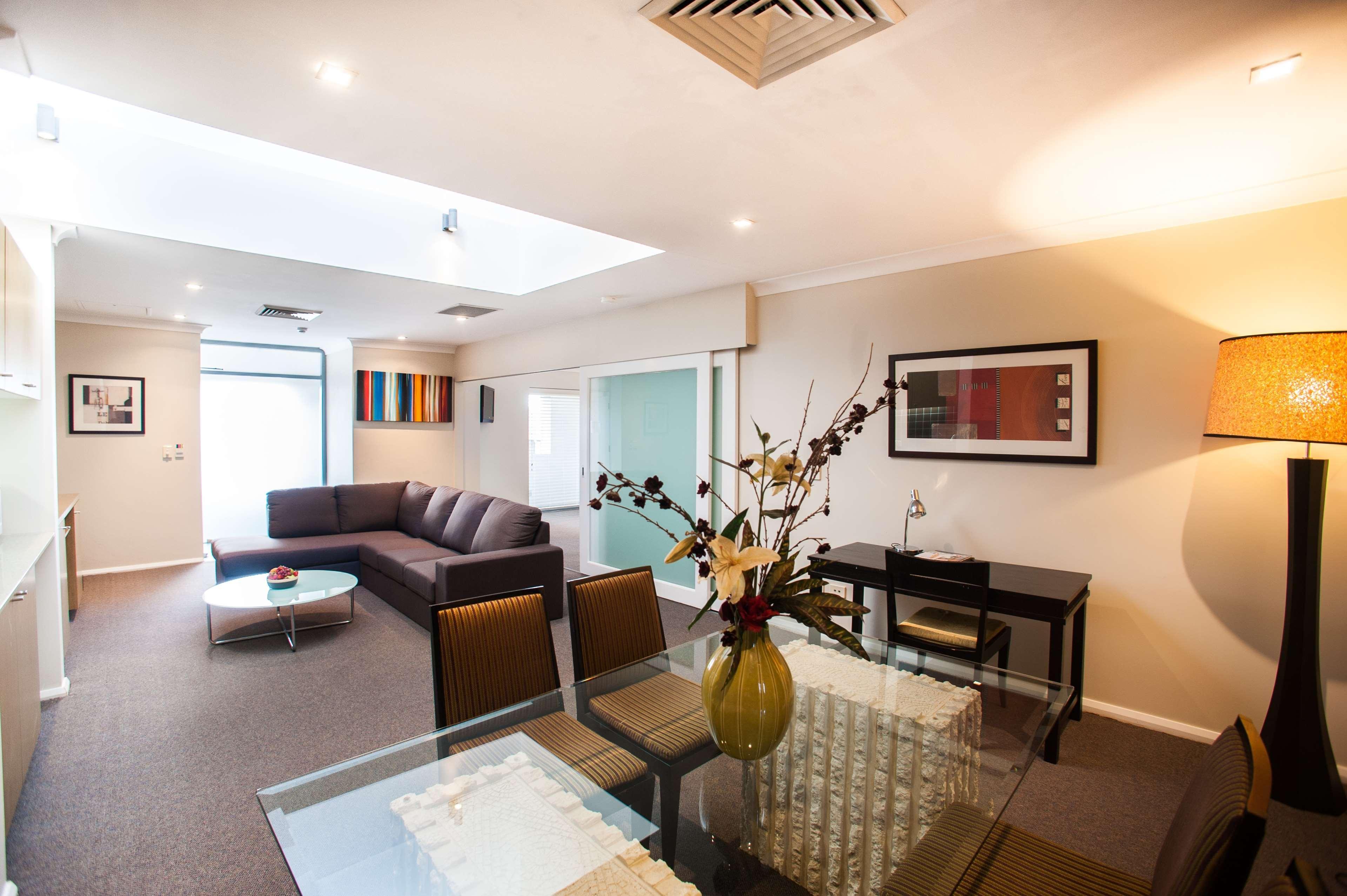 Ramada Hotel & Suites By Wyndham Cabramatta Exteriör bild