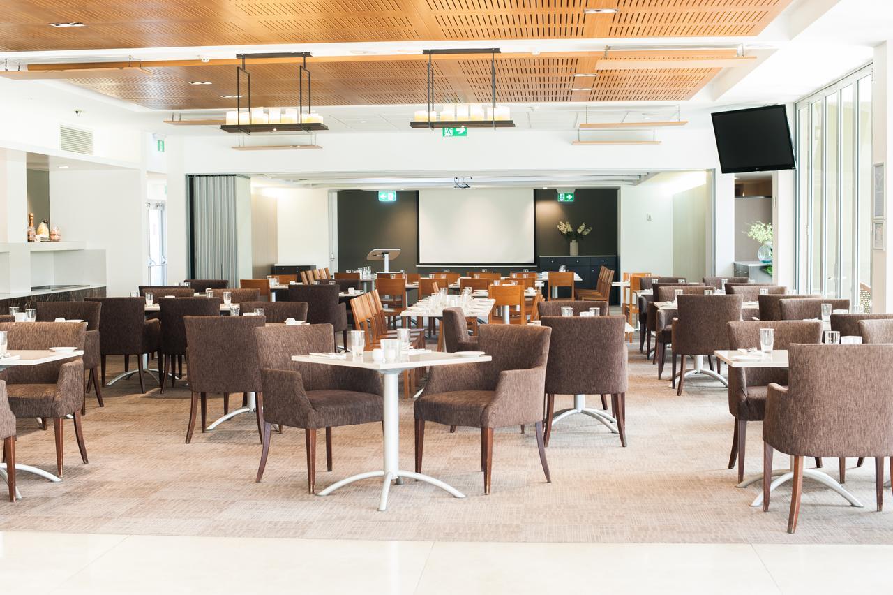 Ramada Hotel & Suites By Wyndham Cabramatta Exteriör bild