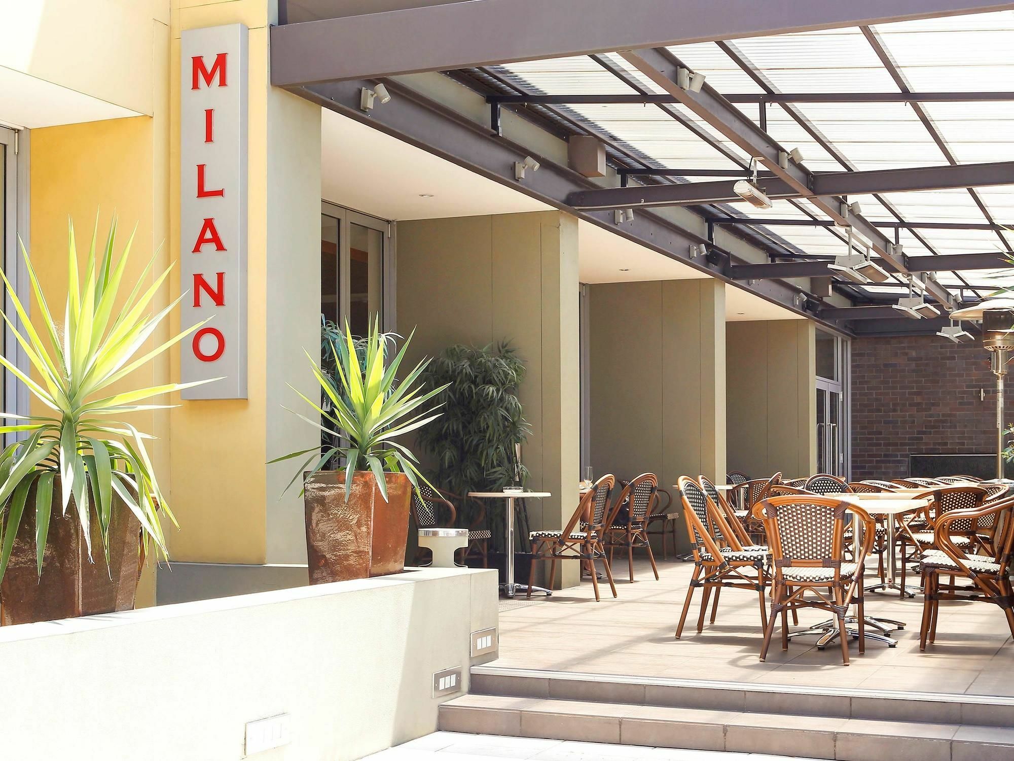 Ramada Hotel & Suites By Wyndham Cabramatta Exteriör bild
